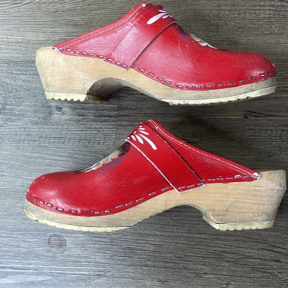 Dala Women’s Red Painted Swedish Clogs, Heidi the Swiss Miss, Scandinavian EU 36 - Picture 3 of 11